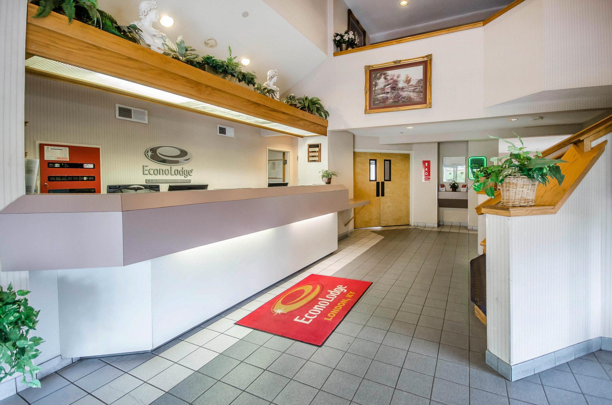 Econo Lodge London Exterior photo